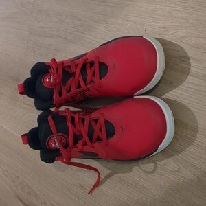 Nike boys basketball shoes